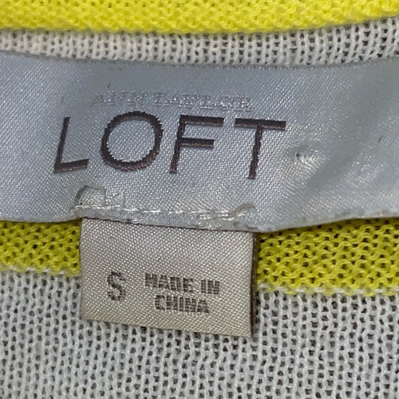 3 Cute Loft Tops - Picture 7 of 11